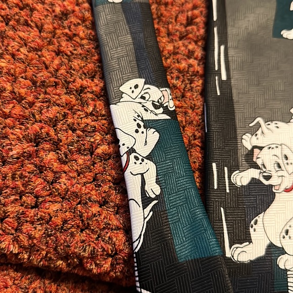 Vintage 101 Dalmatians Tie - Picture 4 of 4